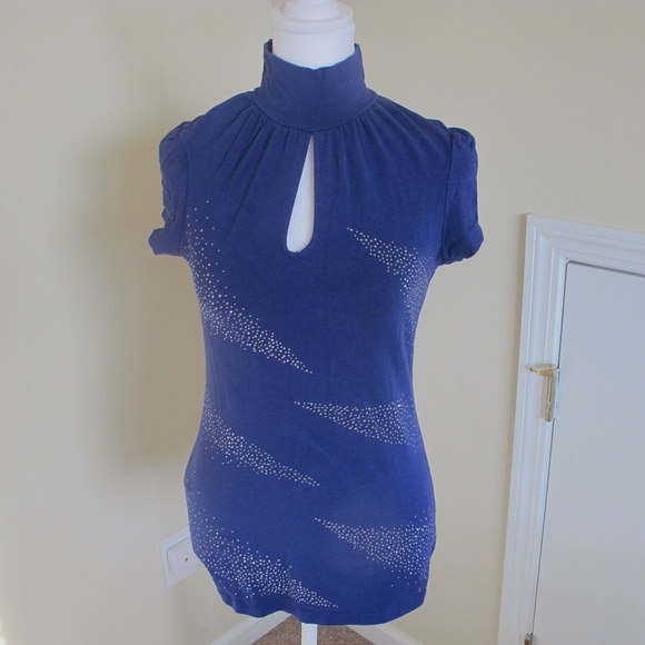 Express Tops - Women's Express Purple Short Sleeve Date night top shirt Size M  GUC